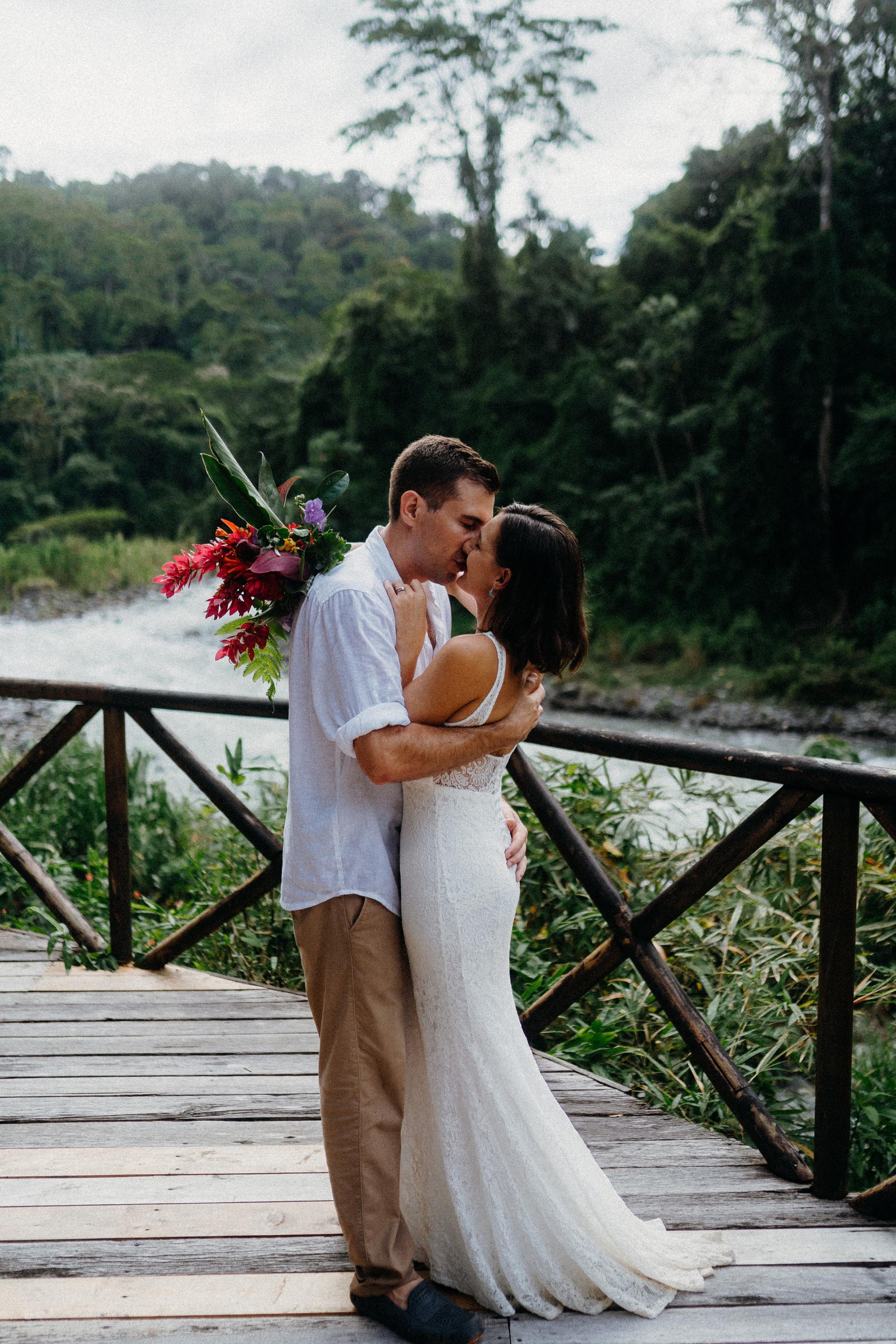 An unforgettable wedding at Rios Lodge, Limon Costa Rica