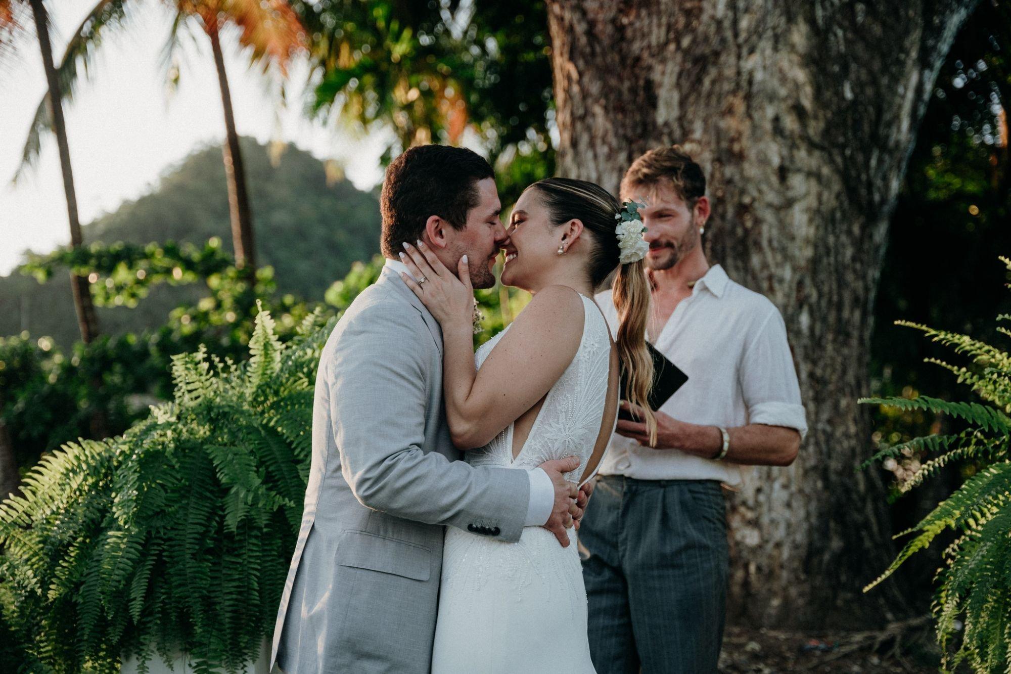 carousel-hero-element image-0